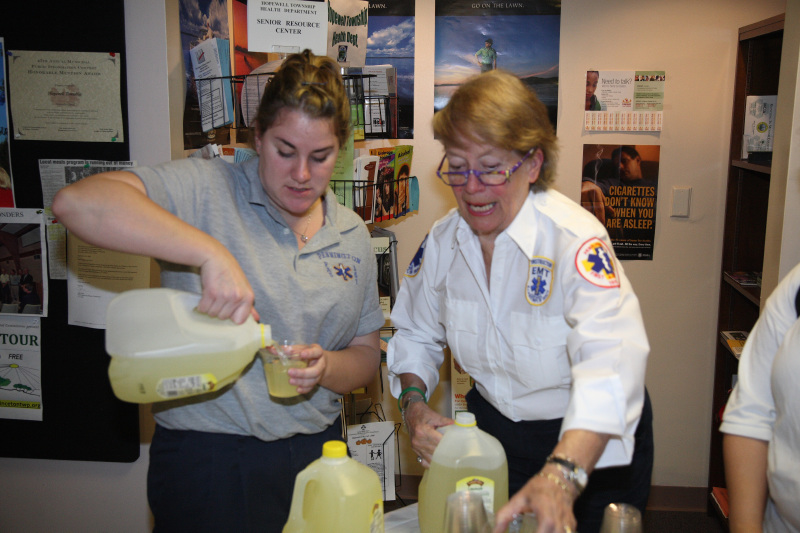 2008_emtgraduation/images_large/2008-11-18_squad_EMT_class_graduation_12_Heather_Orlandi_Linda_Hlavacek.jpg