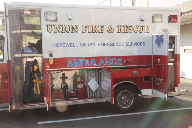 2014_ambulance/images_large/2014-06-02_horton_to_remount-1.jpg