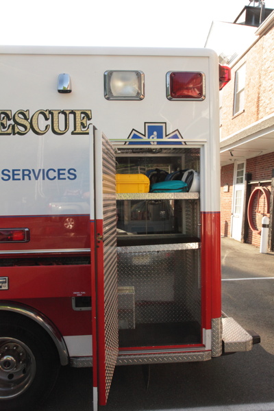 2014_ambulance/images_large/2014-06-02_horton_to_remount-4.jpg