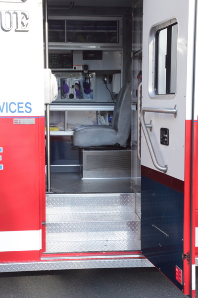 2014_ambulance/images_large/2014-06-02_horton_to_remount-6.jpg