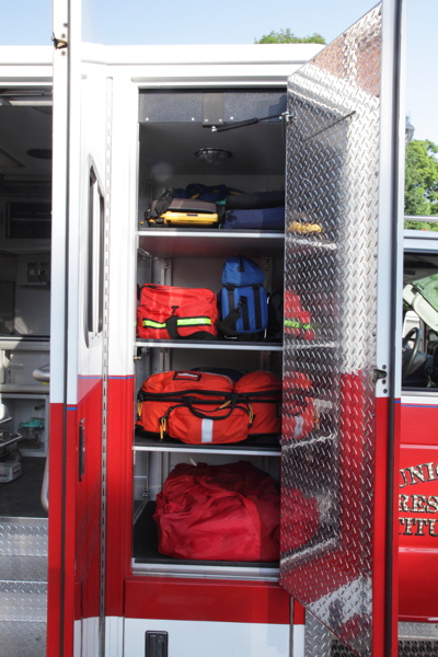 2014_ambulance/images_large/2014-06-02_horton_to_remount-7.jpg