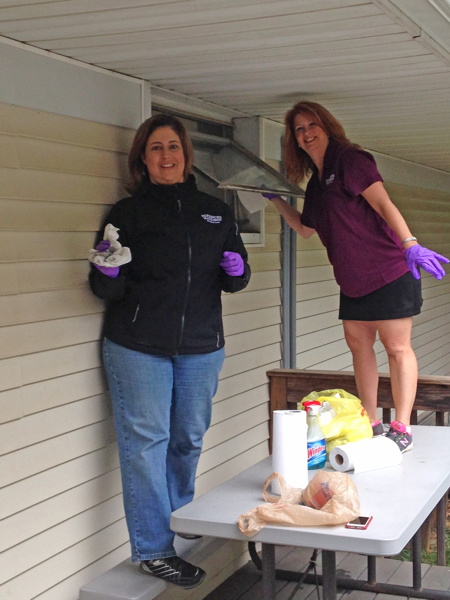 2015_Berkshire_Hathaway/images_large/2015-10-9_window_03.jpg