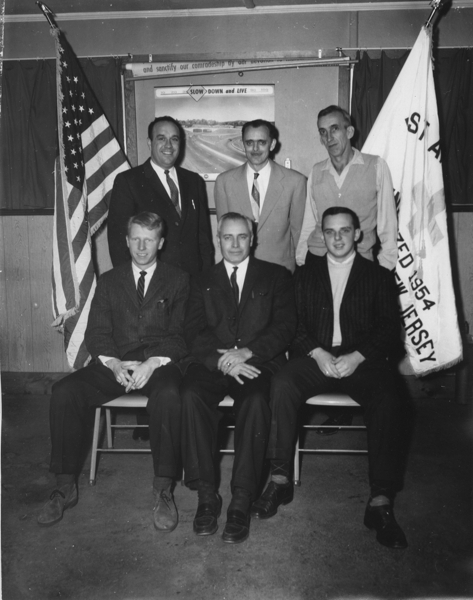 Click on image to return to catalog historic_photos/images_large/1962_members_2.jpg