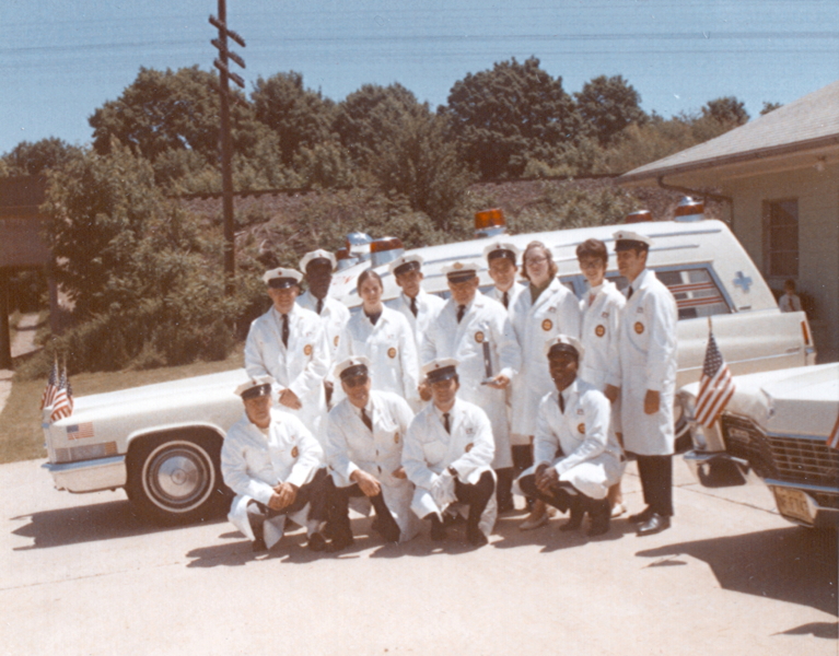 historic_photos/images_large/1970_memorial_1970_crew.jpg