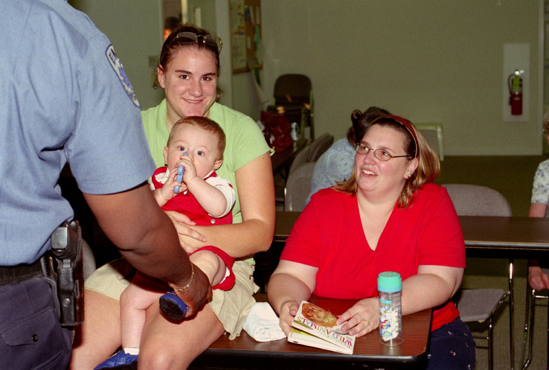 historic_photos/images_large/2004-8-3_picnic_2_Heather_Orlandi_Sebastian_Suzanne_Ramos.jpg