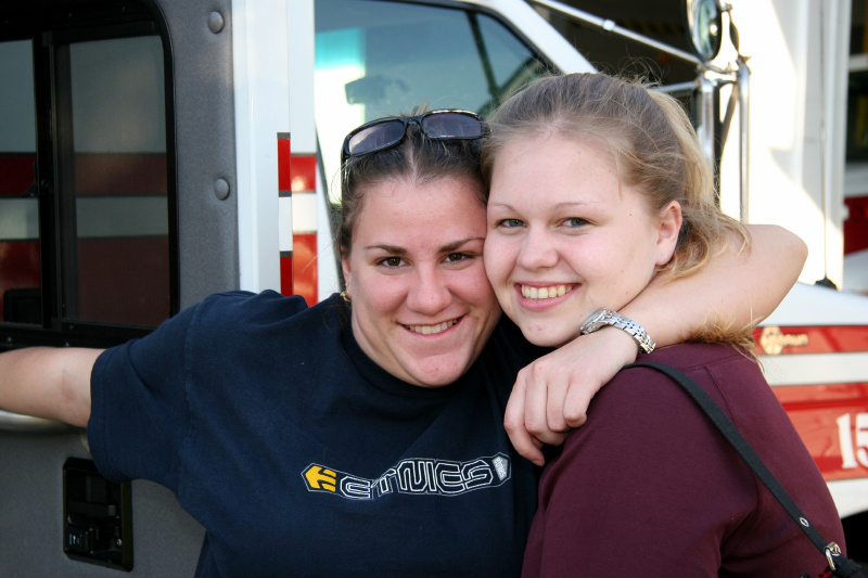 historic_photos/images_large/2005-5-11_3_Heather_Orlandi_Stephanie_Witkopf.jpg