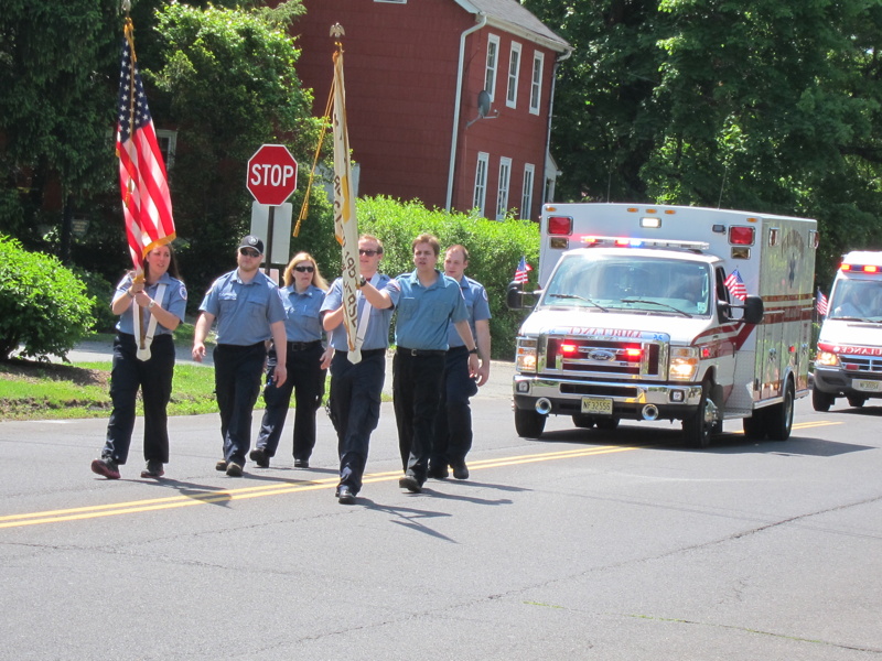 historic_photos/images_large/2014-5-26_memorial_parade_2.jpg